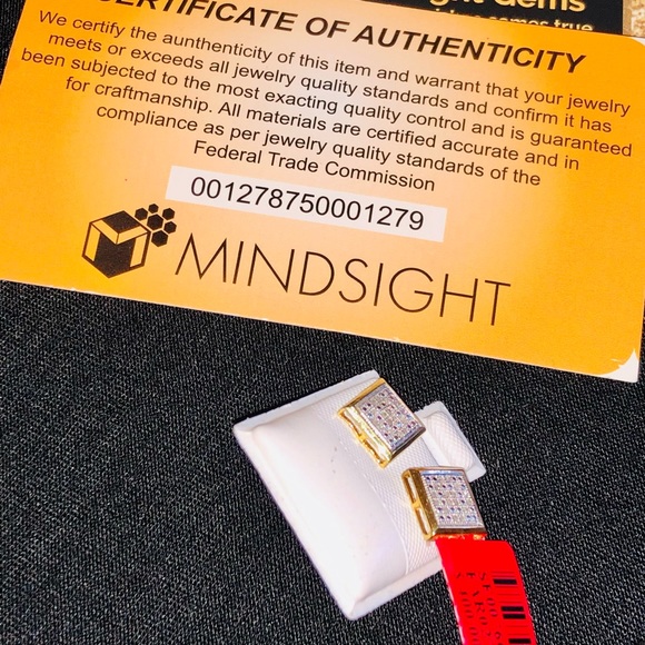 Black Friday Sale REAL DIAMOND SQUARE EARRINGS WOW - Picture 2 of 4